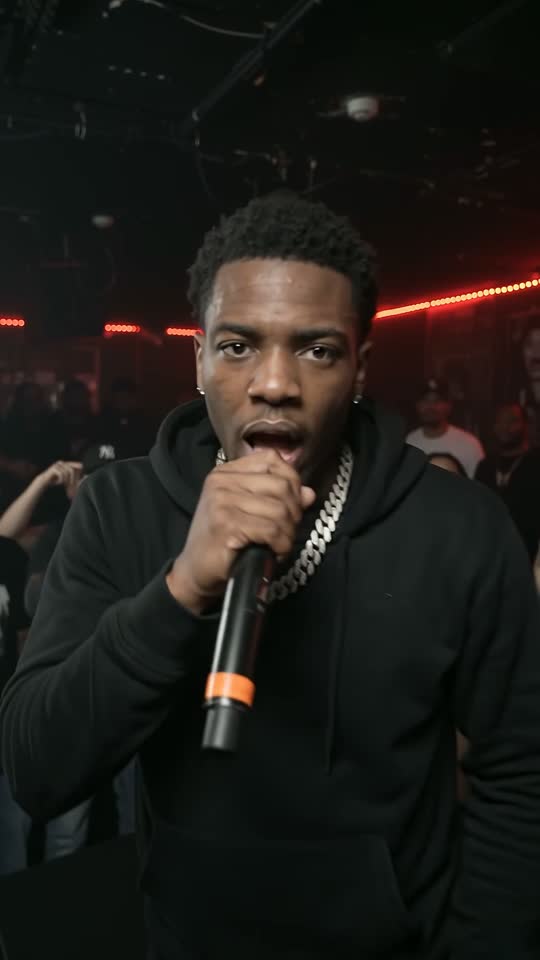 Nova W. performing Hip-hop