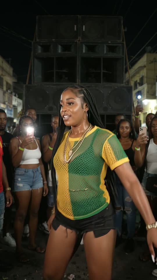 Queen Vibez performing Dancehall